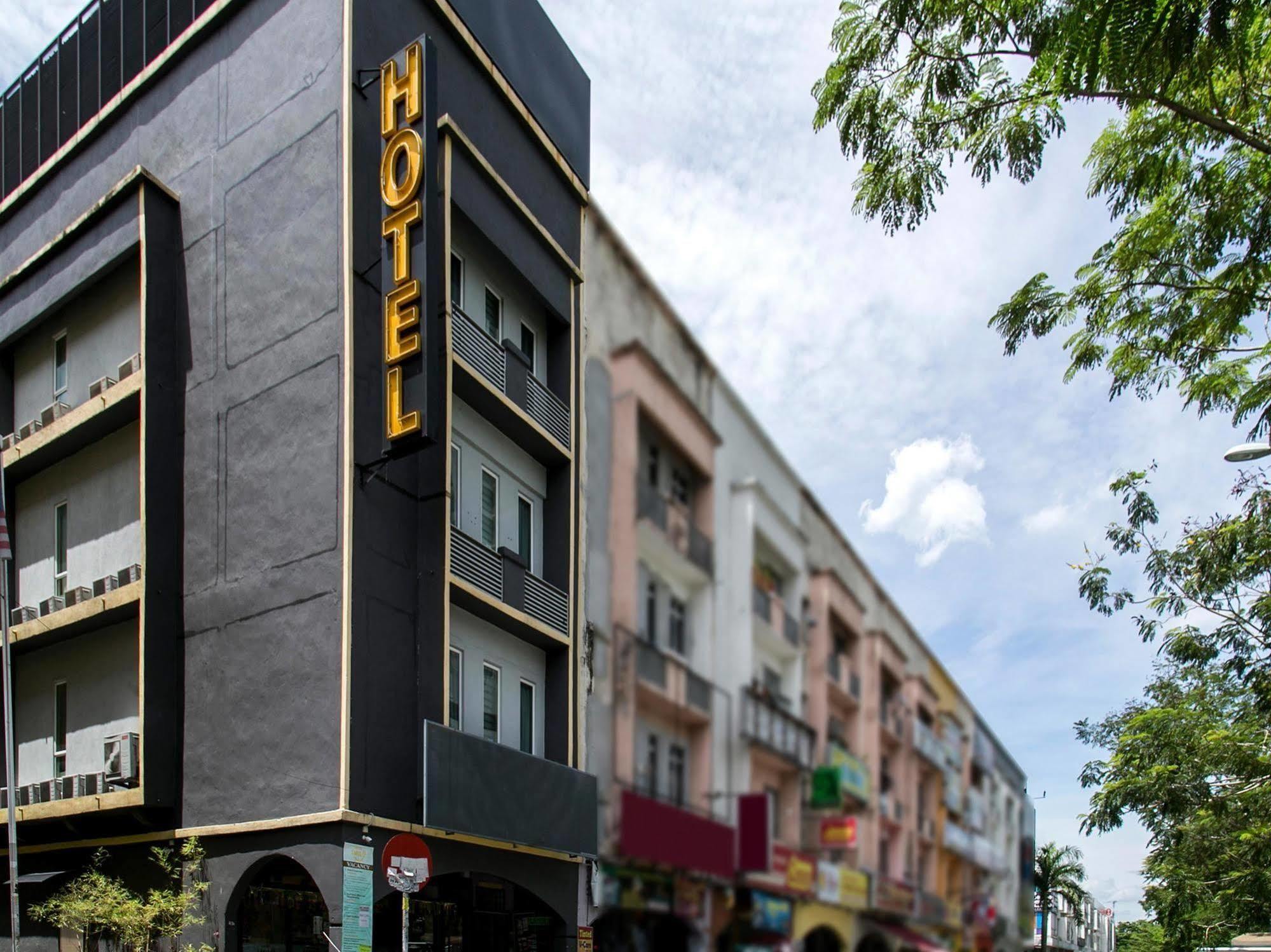 สไมล์ โฮเต็ล ดาเนา โกตา Hotel กัวลาลัมเปอร์ ภายนอก รูปภาพ